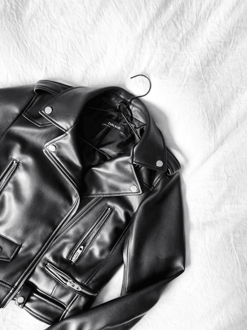 LOULOU MEDIUM LEATHER BAG - Saint Laurent - Woman