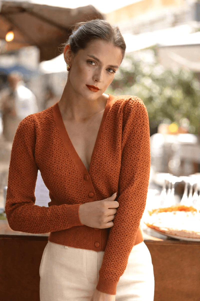 Gaâla Paris Pull à manches longues en maille avec boutons et décolleté en V Clary